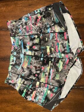 Lulu lemon Hotty High Rise 4”- Abstract Neon Splash